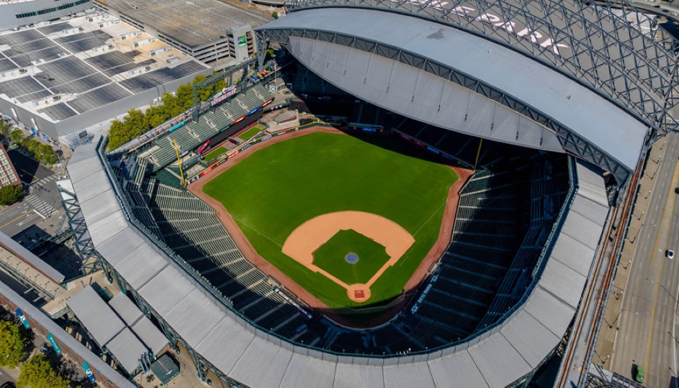 MLB Offseason Update: Japanese Pitching Sensation Roki Sasaki Decision Looms